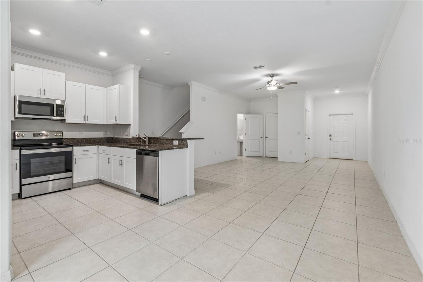 TOWNES/VERIDIAN - Residential Lease