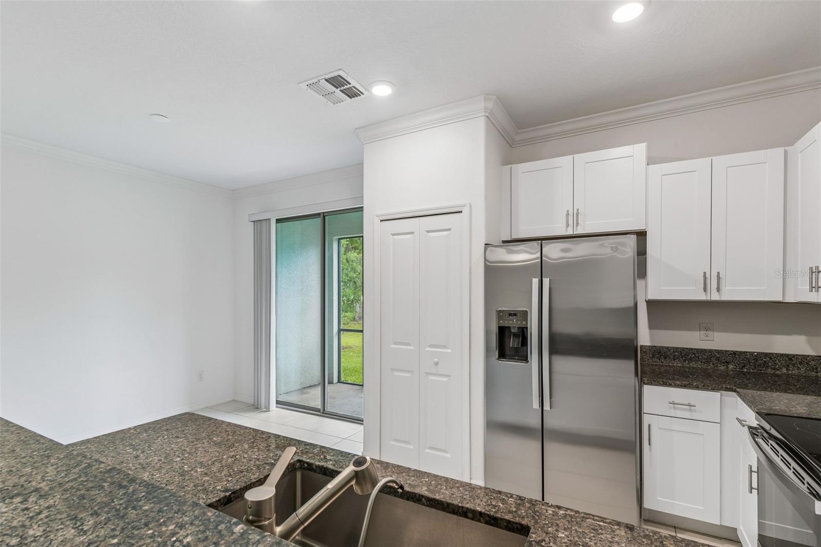 TOWNES/VERIDIAN - Residential Lease
