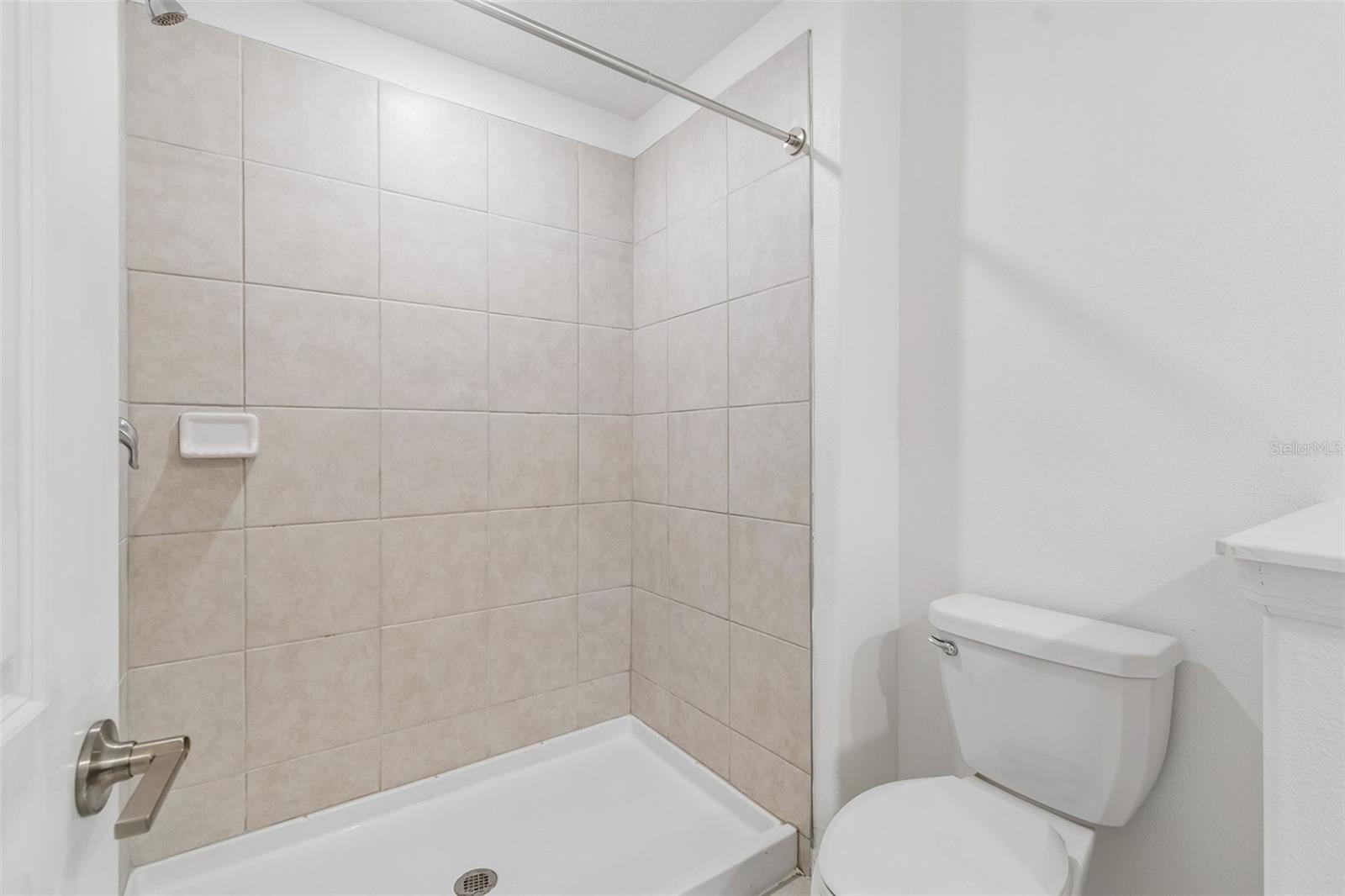 TOWNES/VERIDIAN - Residential Lease