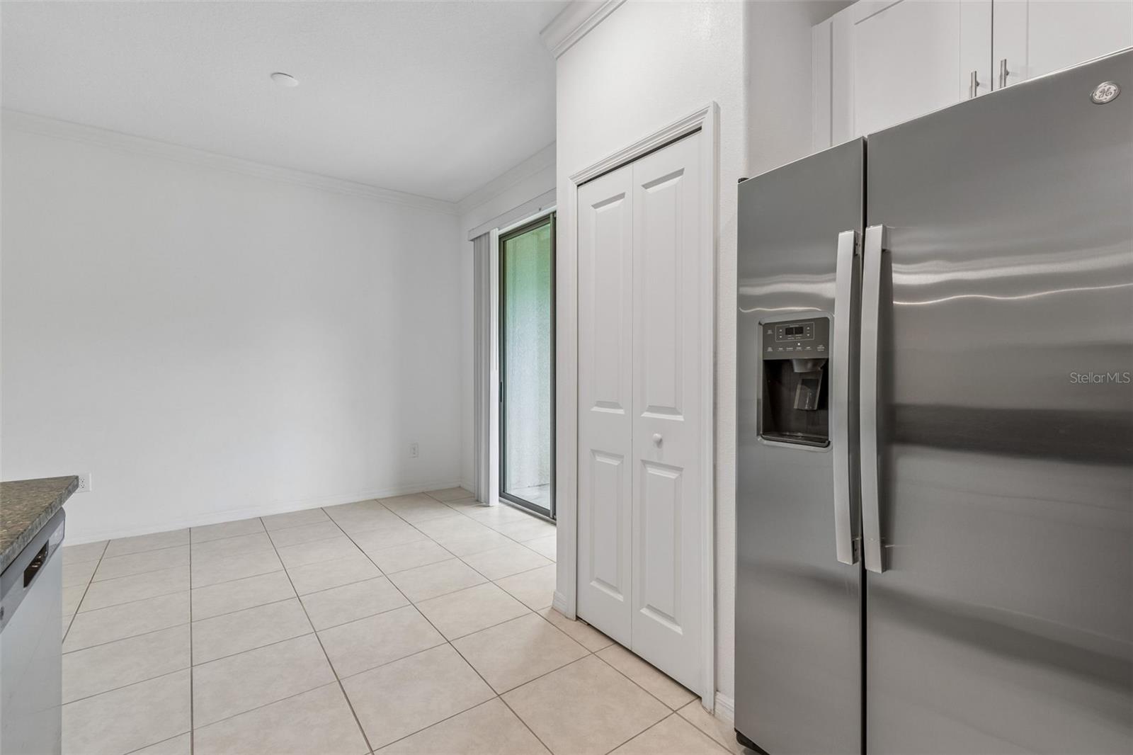TOWNES/VERIDIAN - Residential Lease