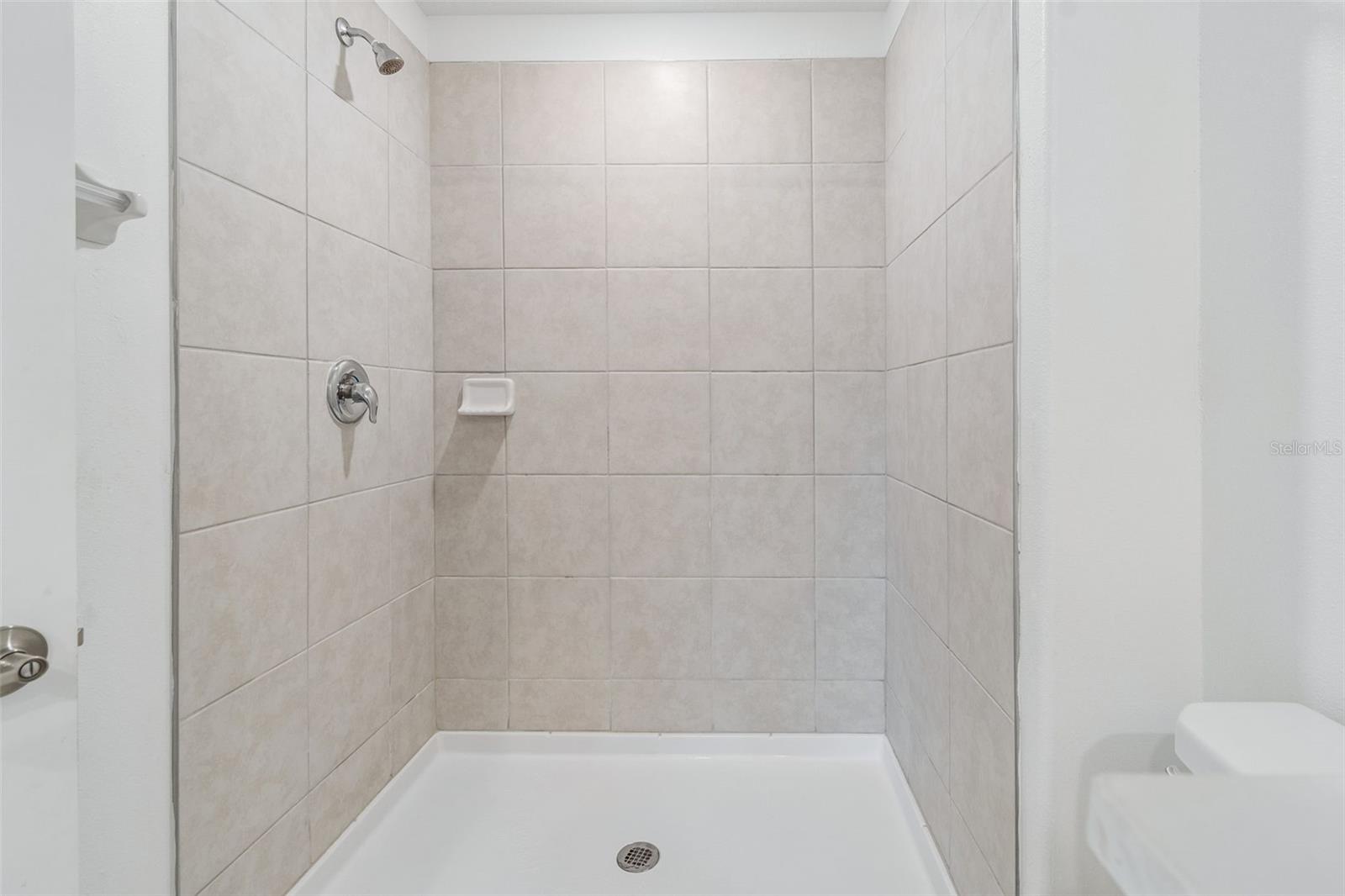 TOWNES/VERIDIAN - Residential Lease