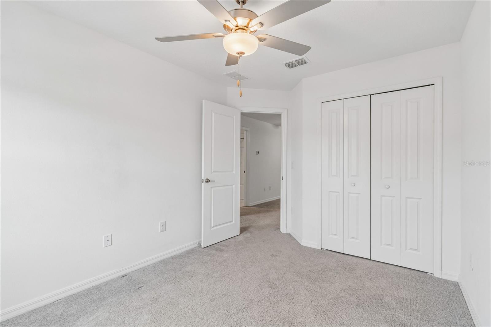 TOWNES/VERIDIAN - Residential Lease
