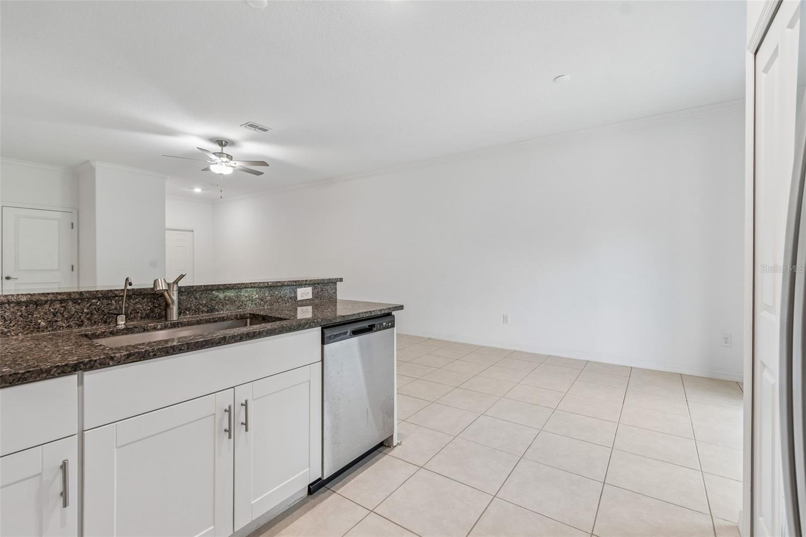TOWNES/VERIDIAN - Residential Lease
