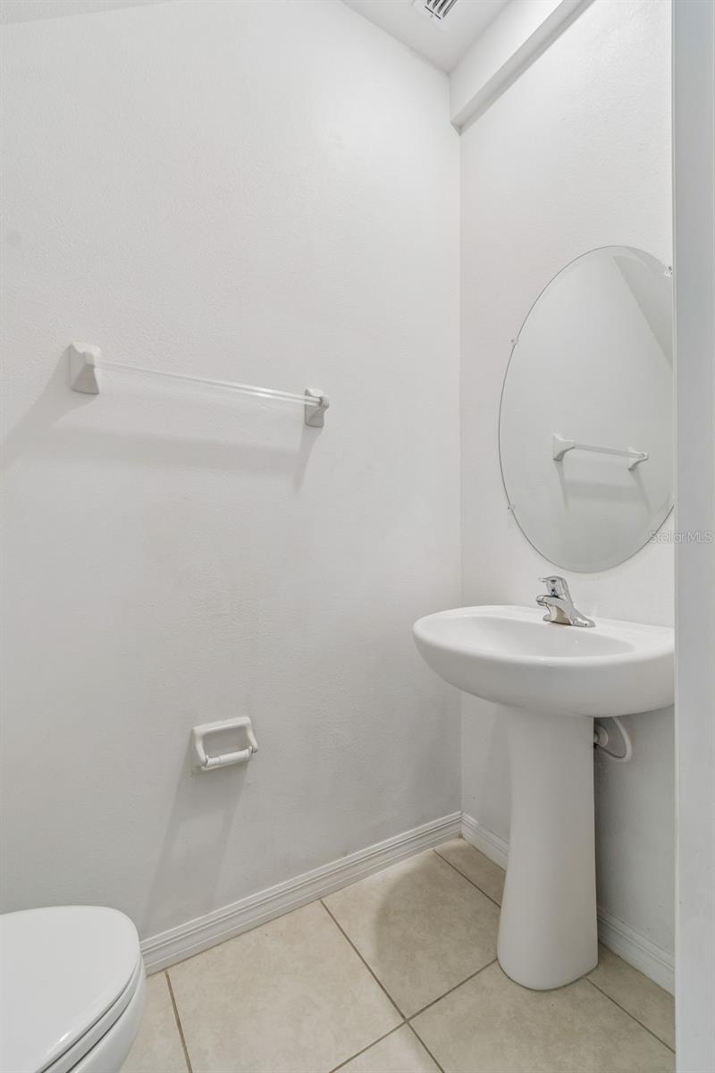 TOWNES/VERIDIAN - Residential Lease