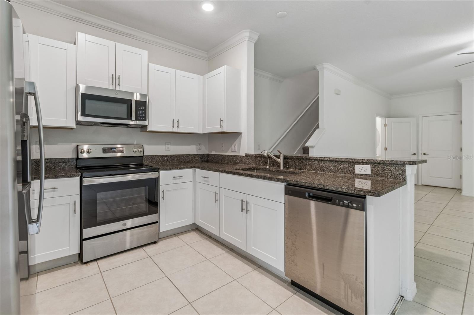 TOWNES/VERIDIAN - Residential Lease