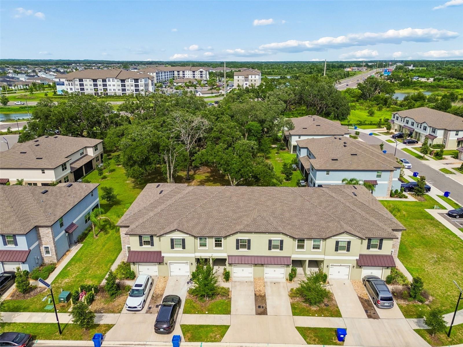 TOWNES/VERIDIAN - Residential Lease