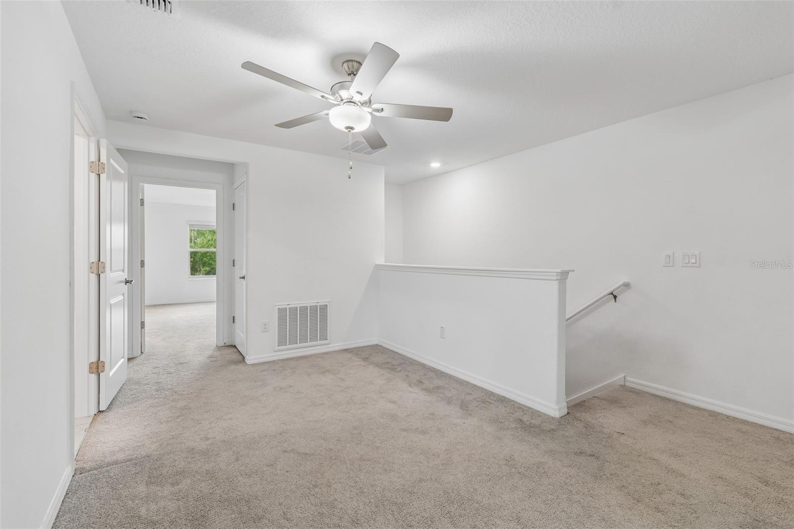 TOWNES/VERIDIAN - Residential Lease