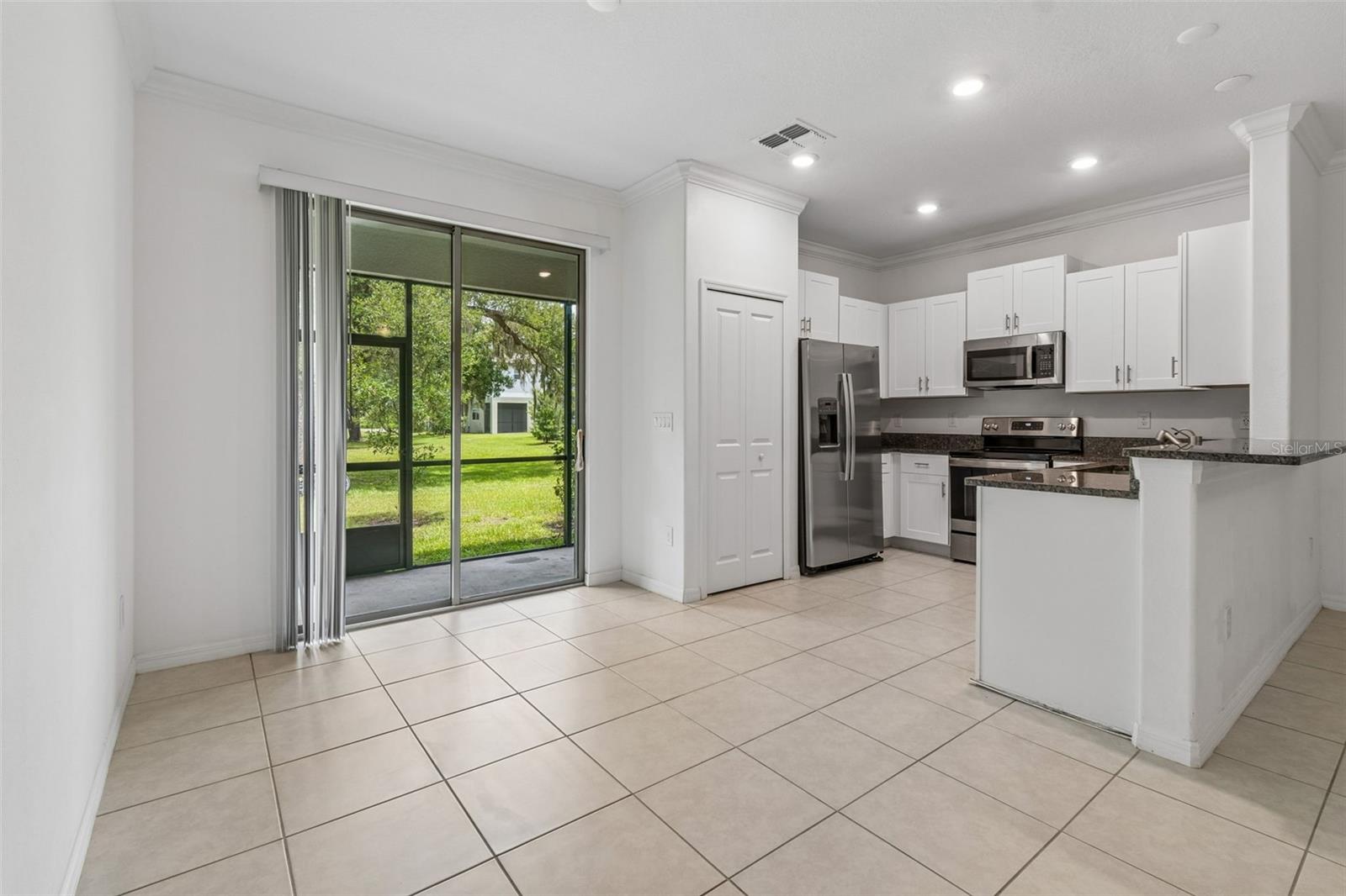 TOWNES/VERIDIAN - Residential Lease