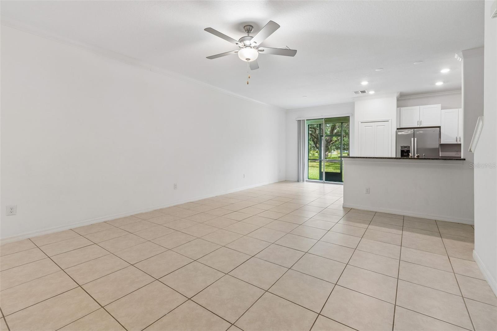 TOWNES/VERIDIAN - Residential Lease