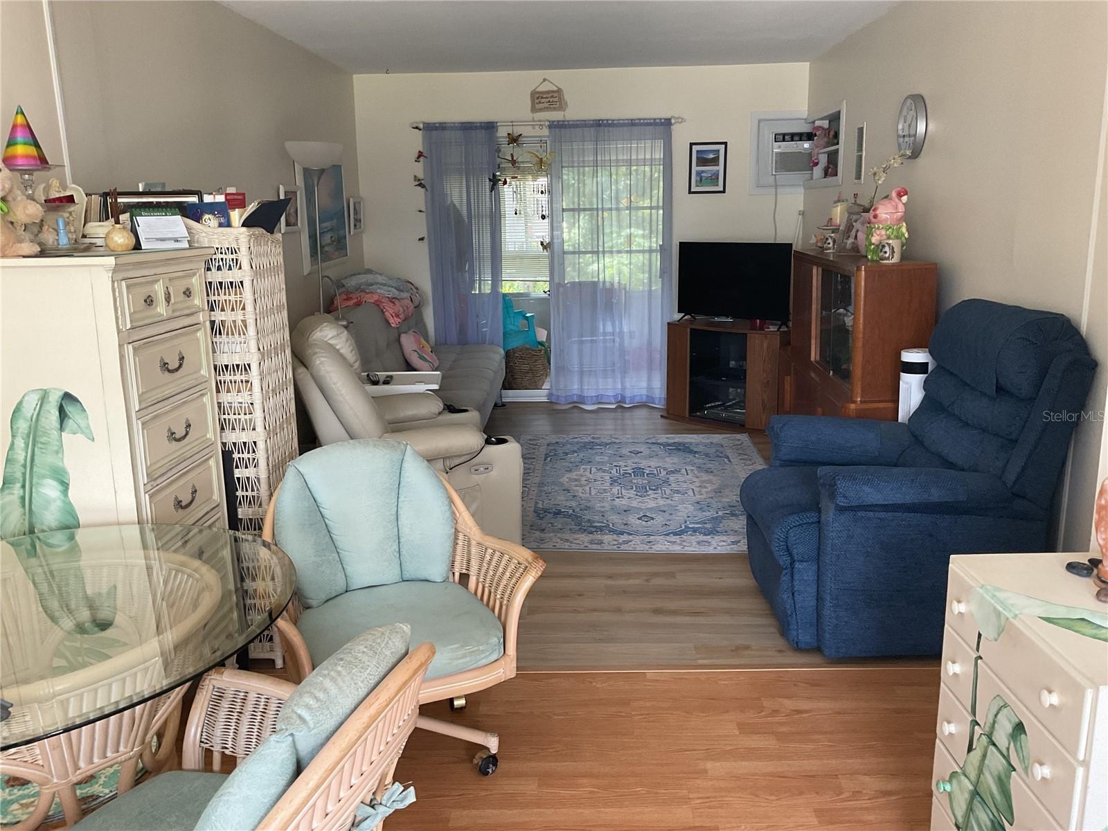 THE THIRD BAYSHORE - Residential