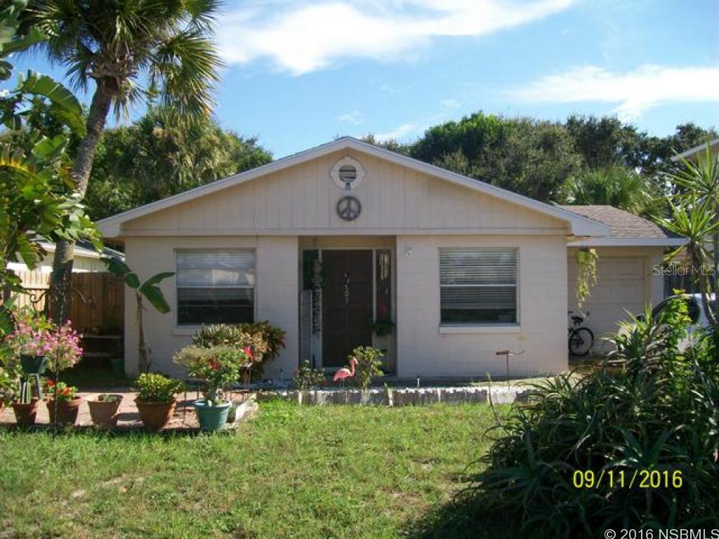 Great starter retirement beach house. Direct walkover at end of street. ;Water: City