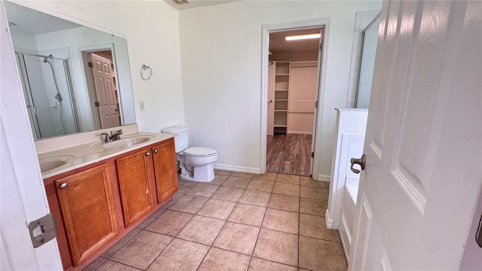 EAGLE CRK PH 01A - Residential Lease