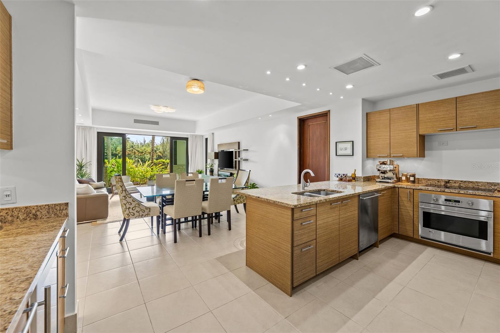 BAHÍA BEACH RESORT - Residential Lease