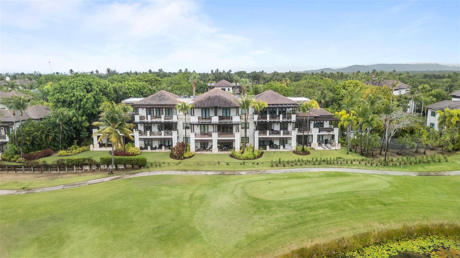 For Rent | Las Verandas 8164 Bahía Beach Resort, Four Seasons | Río Grande, PR

Resort-style living within one of Puerto Rico’s most exclusive gated communities. This 3-bedroom, 3-bathroom residence offers 2,374 sq. ft. of interior space plus a 358 sq. ft. private terrace, totaling 2,732 sq. ft. of thoughtfully designed indoor-outdoor living.

Located inside Bahía Beach Resort in Río Grande, a Four Seasons-managed community set within 483 acres of protected natural reserve, residents will enjoy direct access to the Four Seasons hotel amenities, a Robert Trent Jones II championship golf course, beach club, spa, and miles of natural preserve.

Residence 8164 offers the privacy and prestige of one of the Caribbean’s most sought-after addresses.

Includes 2 assigned parking spaces and golf cart parking for seamless resort navigation.

Enjoy the privacy and exclusivity of one of Puerto Rico’s most prestigious communities, where nature, luxury, and comfort come together.
