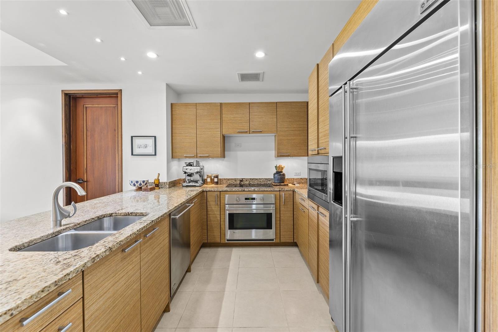BAHÍA BEACH RESORT - Residential Lease