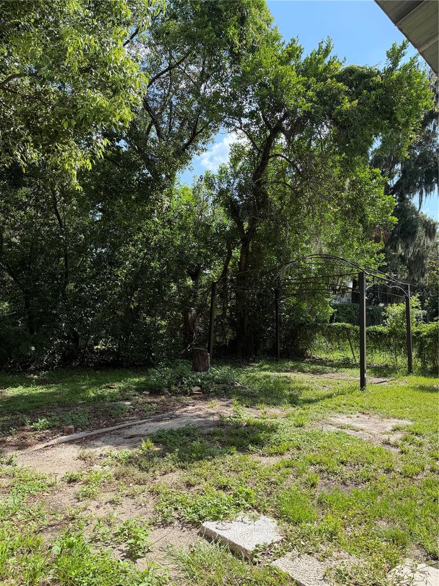 DIXIE GARDENS - Residential