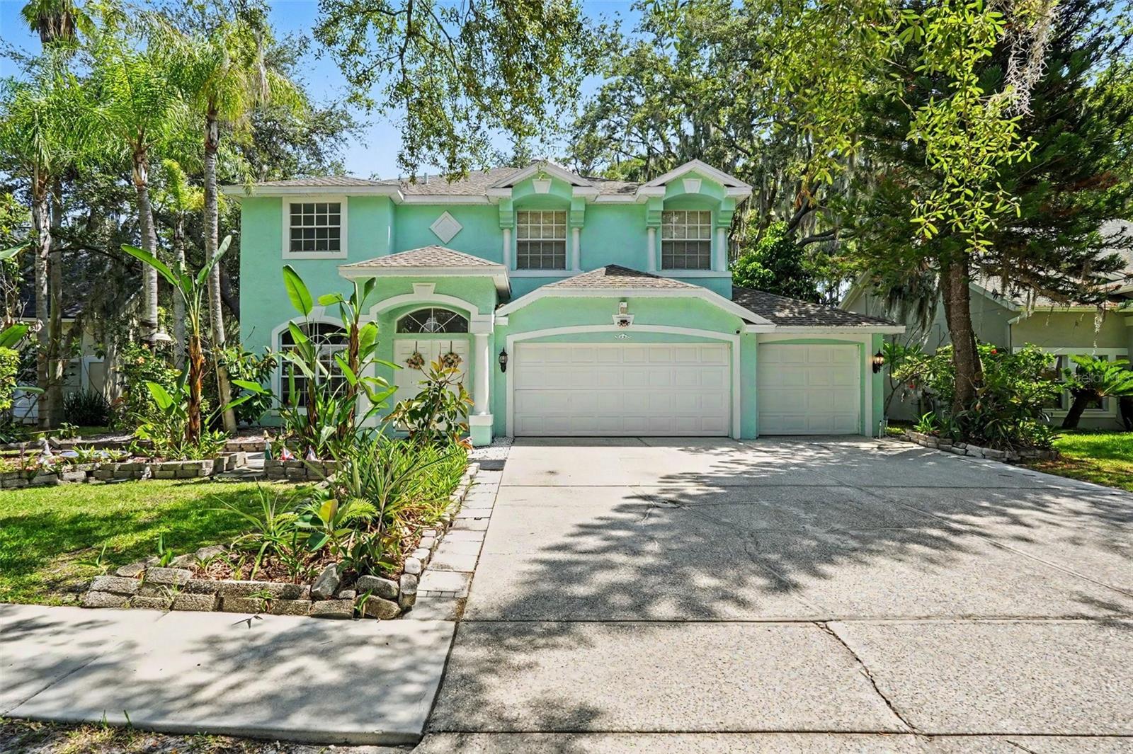 4-bed, 3-bath single-family home with 2,988 sq ft of living space. Located in Tampa Palms' "The Enclave" village, its most recent public listing described it as a spacious Cambridge model featuring a split-floor plan, granite counters, a screened lanai, and a fenced-in yard. Also has a brand new Ac unit installed 2024, hot water heater 2019, roof 2018, Brand new toilets 2022, New cage reinforced 2024. They other Central Air downstairs is 6 years old. New fridge in 2024.
