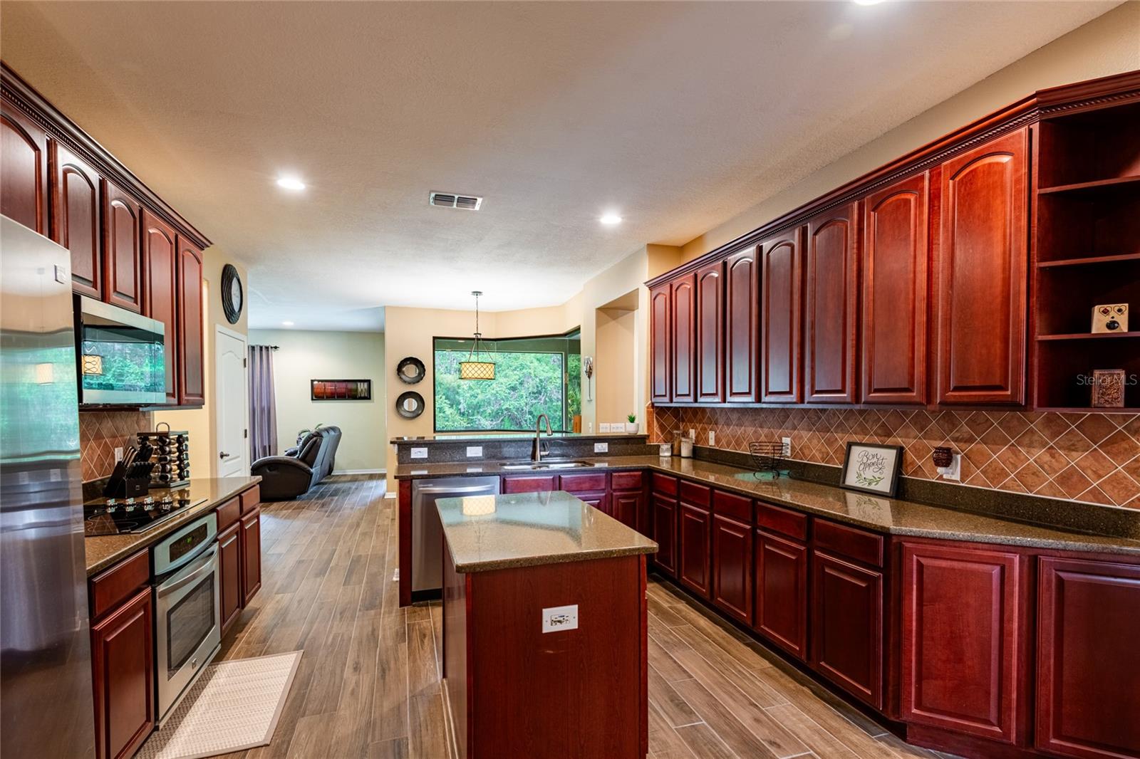 SUNCOAST LAKES PH 2 - Residential