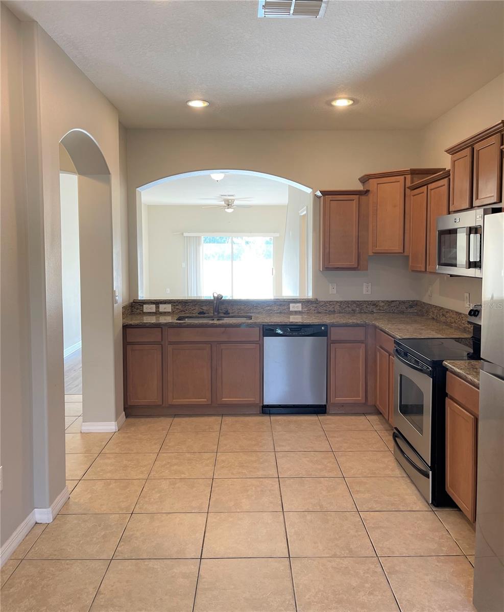 AUTUMNWOOD GROVE - Residential Lease