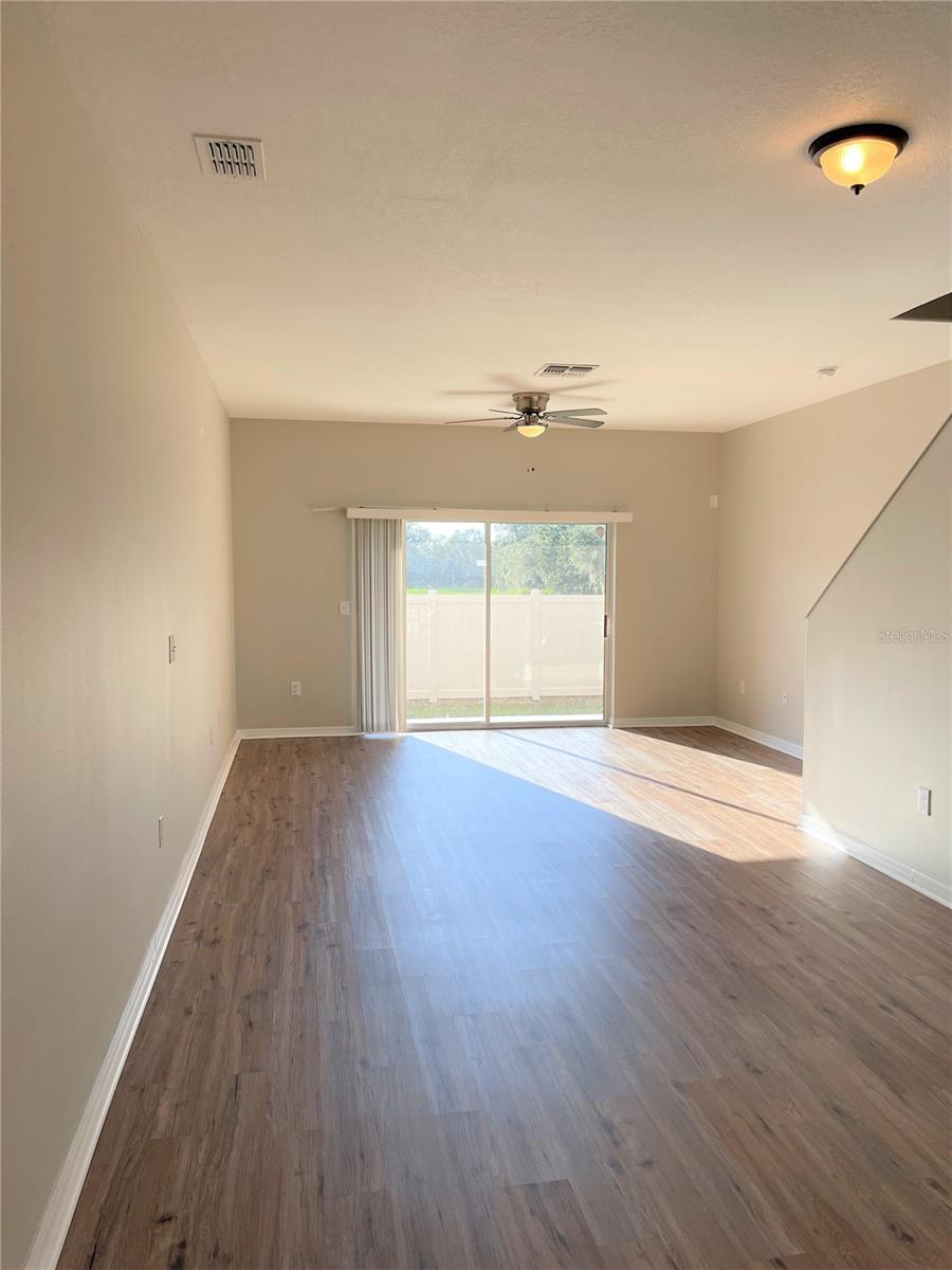 AUTUMNWOOD GROVE - Residential Lease
