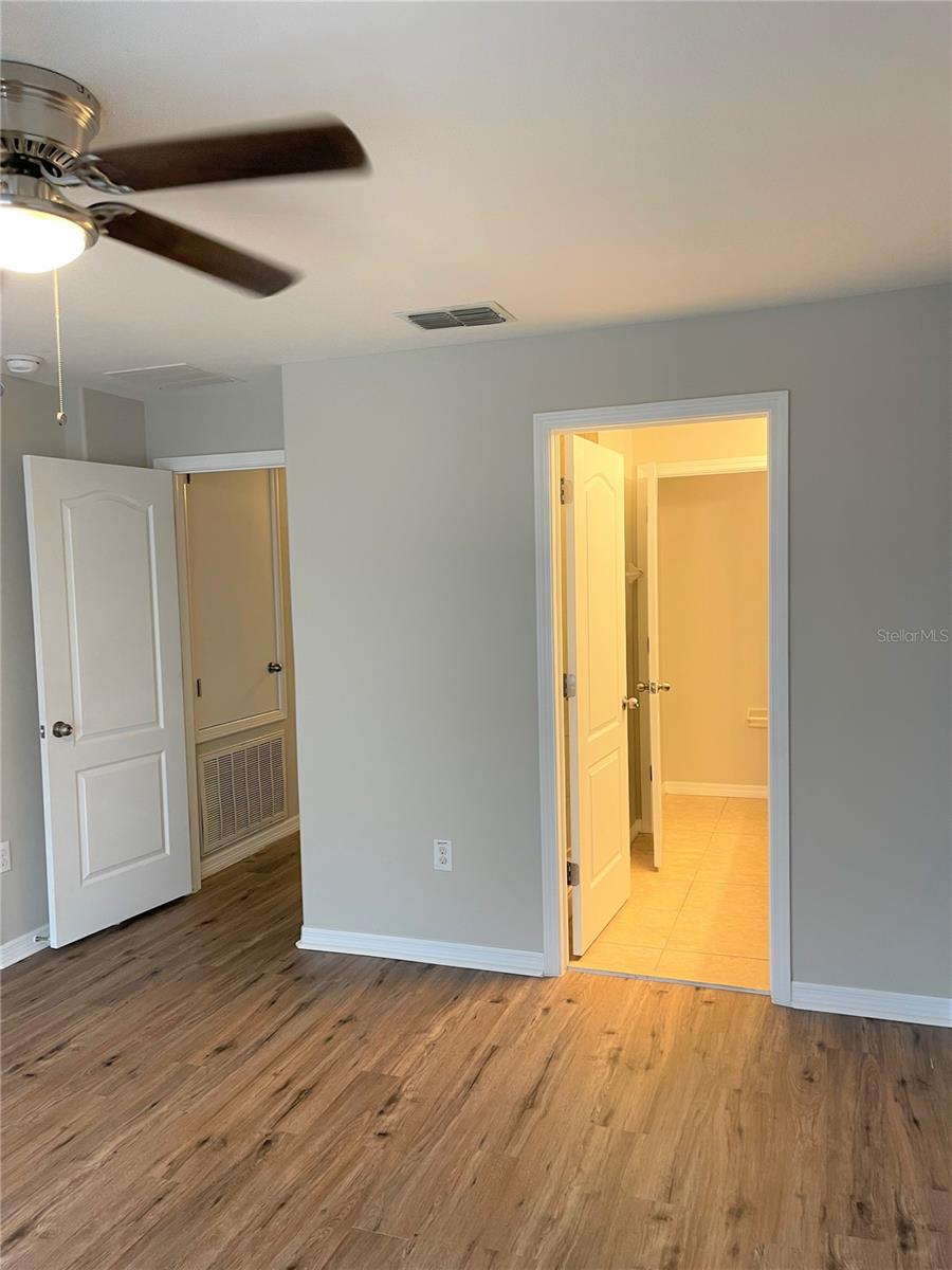 AUTUMNWOOD GROVE - Residential Lease