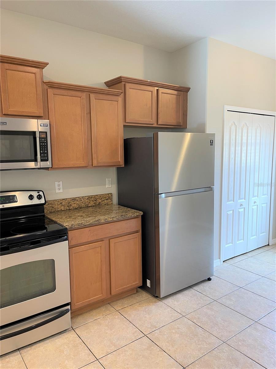 AUTUMNWOOD GROVE - Residential Lease