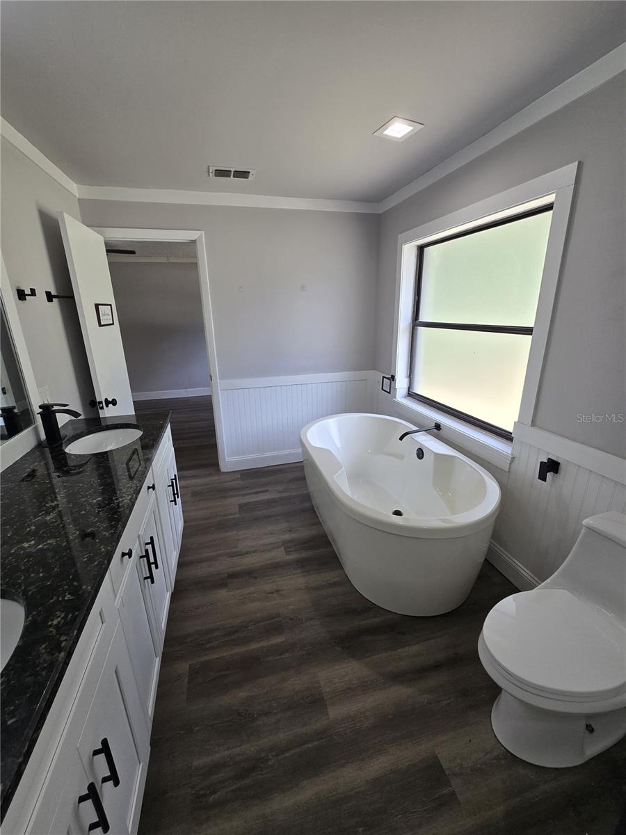 RAINBOW LAKES ESTATE - Residential