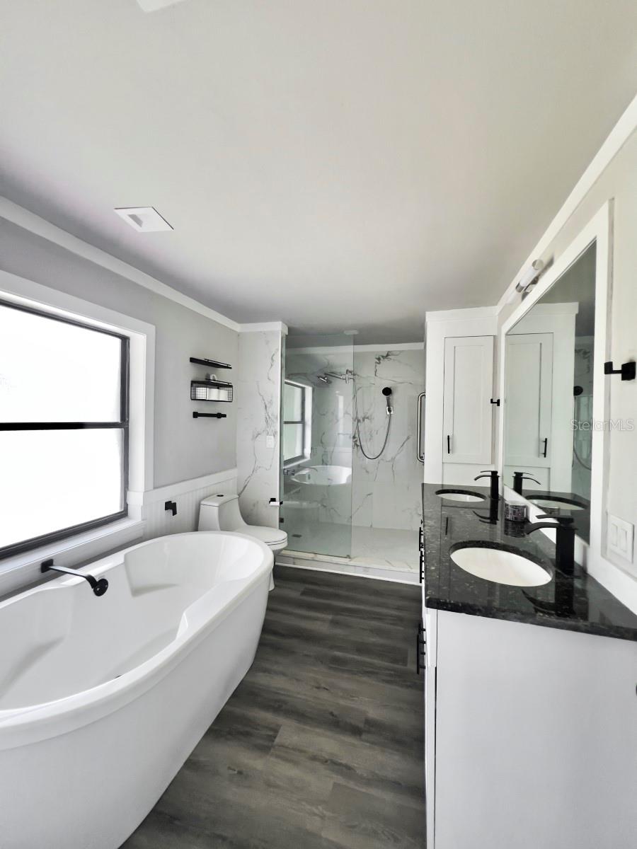 RAINBOW LAKES ESTATE - Residential