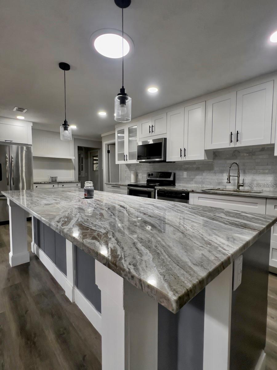 RAINBOW LAKES ESTATE - Residential