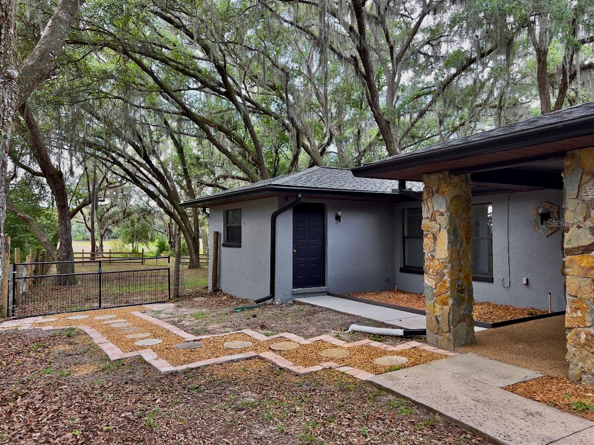RAINBOW LAKES ESTATE - Residential