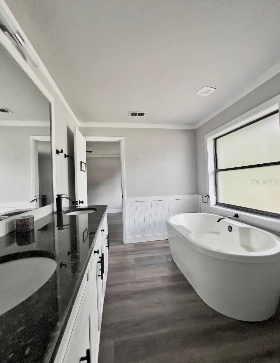 RAINBOW LAKES ESTATE - Residential