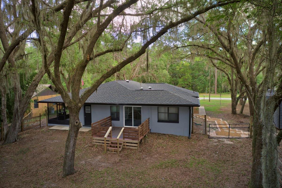 RAINBOW LAKES ESTATE - Residential