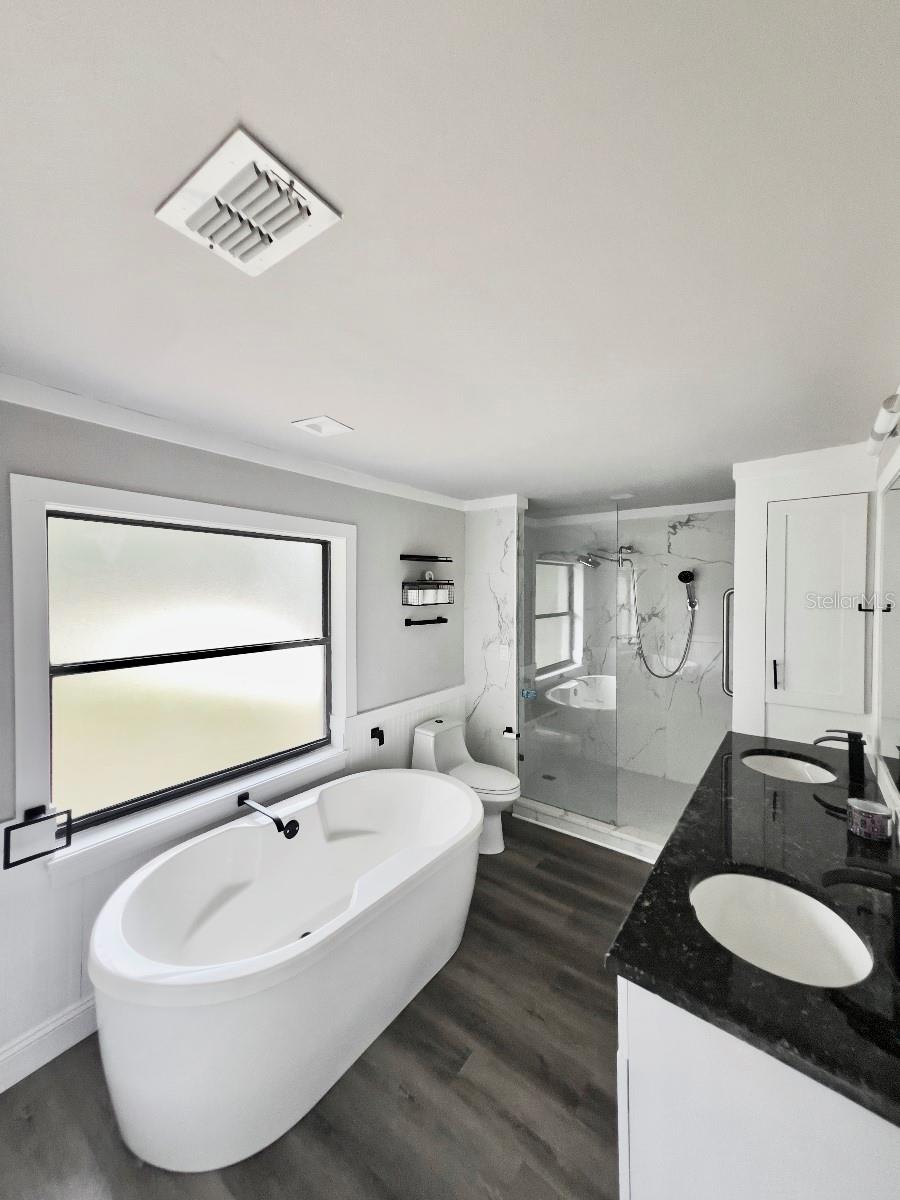 RAINBOW LAKES ESTATE - Residential