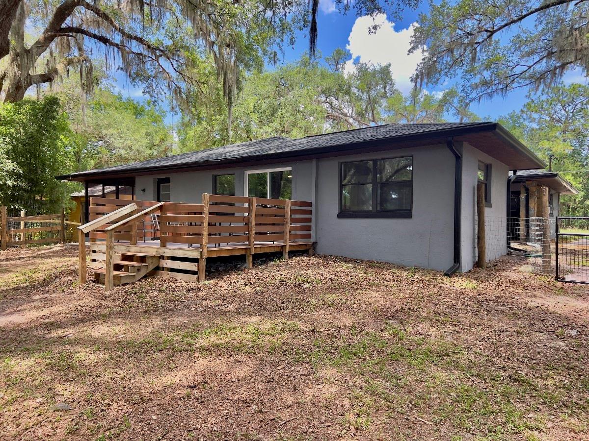 RAINBOW LAKES ESTATE - Residential