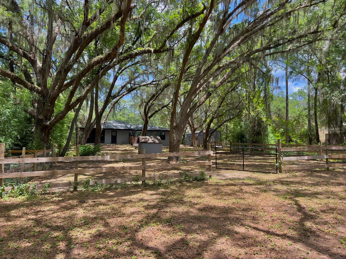 RAINBOW LAKES ESTATE - Residential