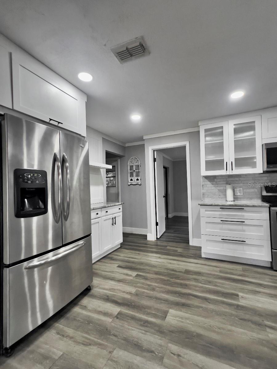 RAINBOW LAKES ESTATE - Residential