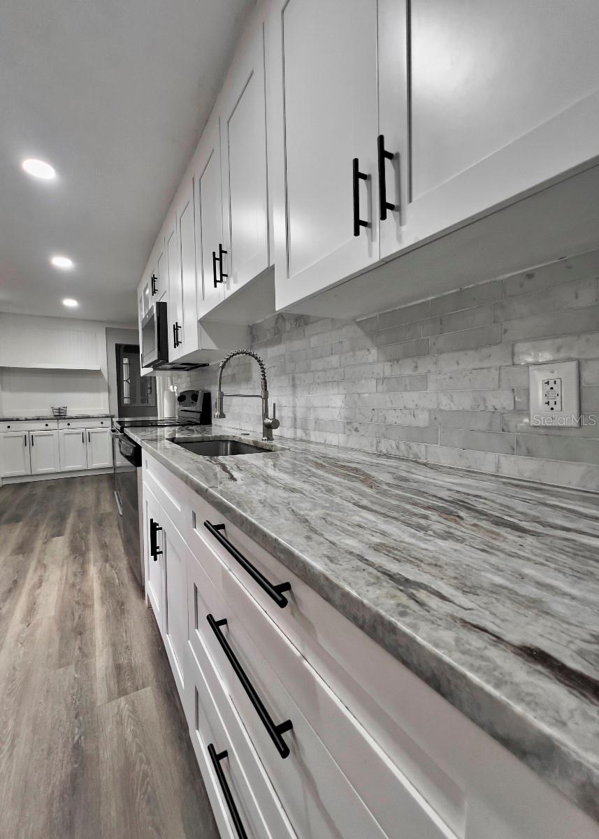 RAINBOW LAKES ESTATE - Residential
