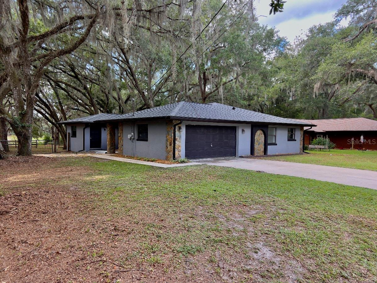 RAINBOW LAKES ESTATE - Residential