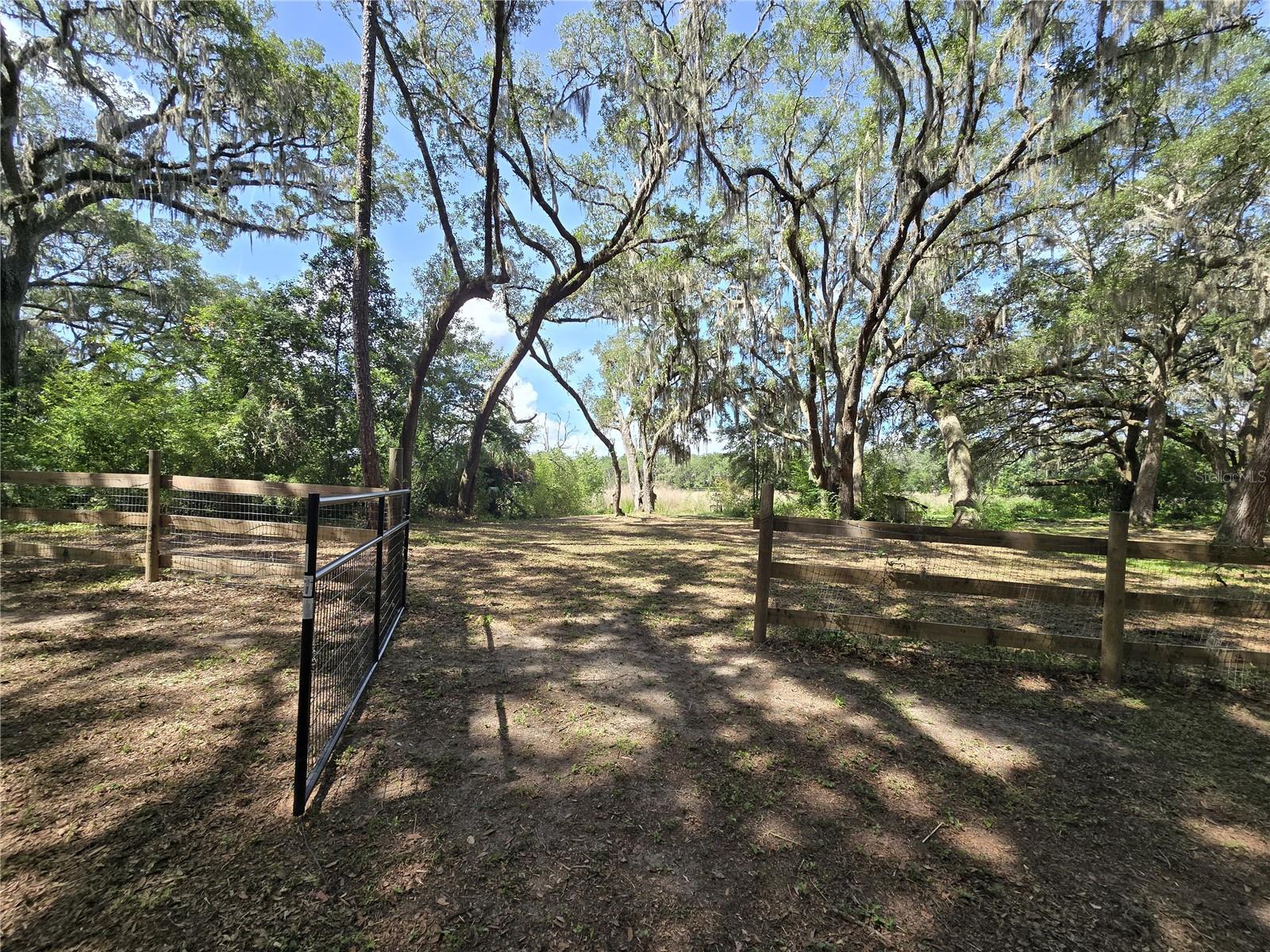 RAINBOW LAKES ESTATE - Residential