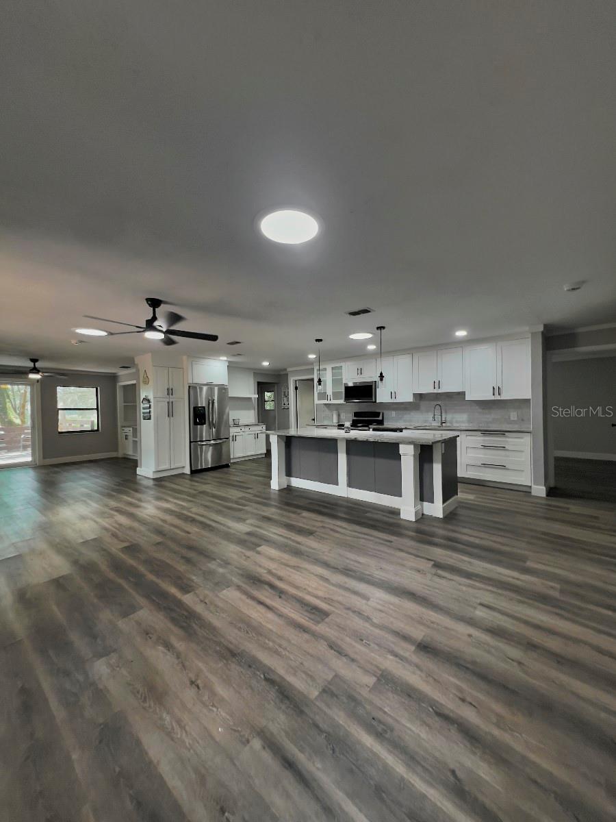 RAINBOW LAKES ESTATE - Residential