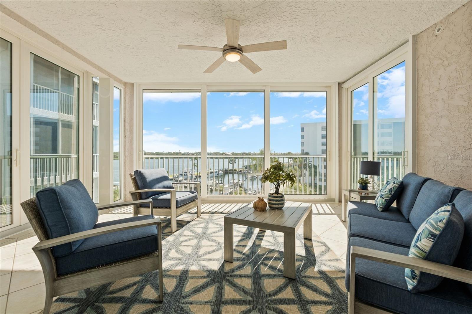 DOLPHIN BAY - Residential