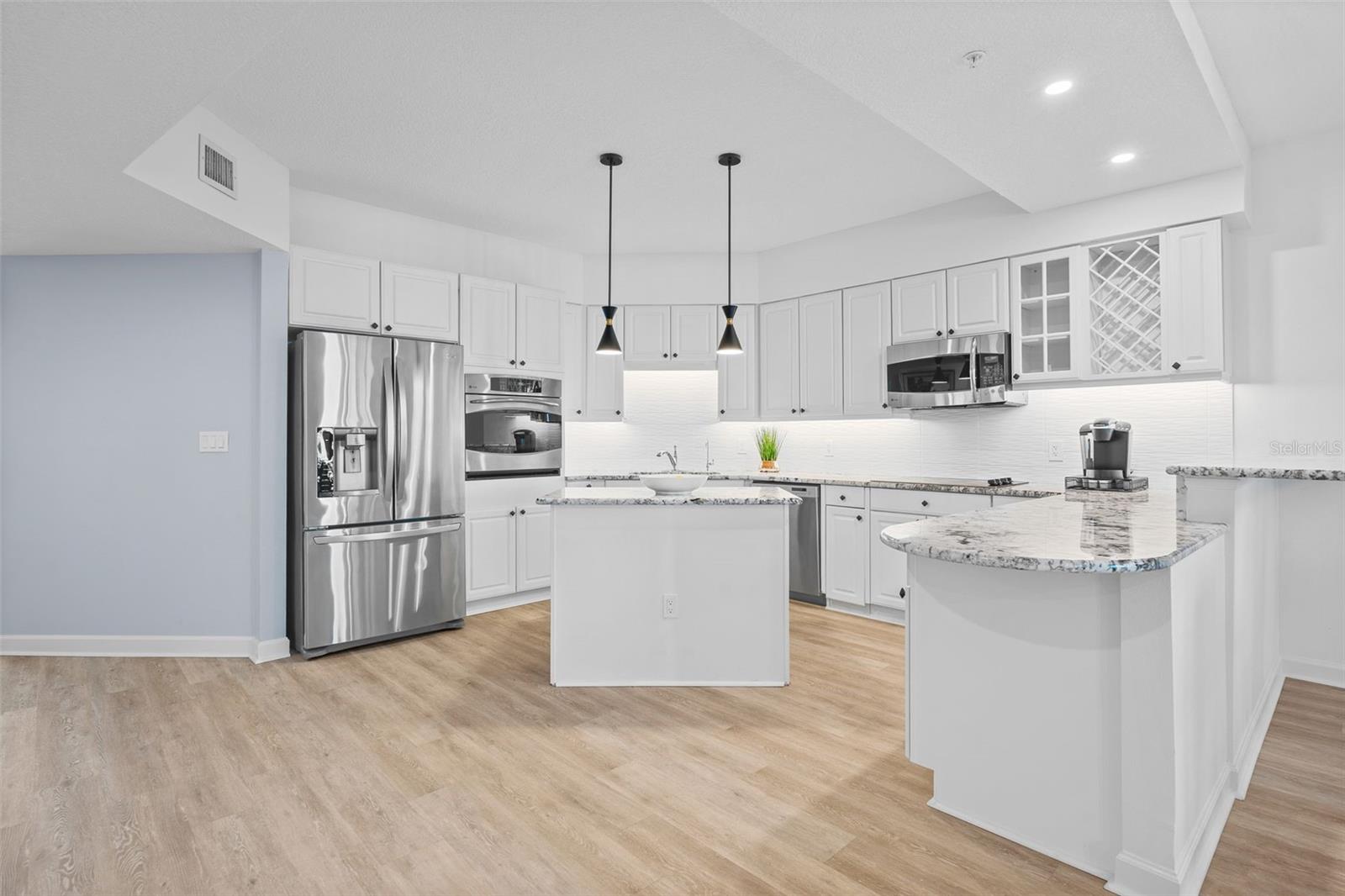 DOLPHIN BAY - Residential