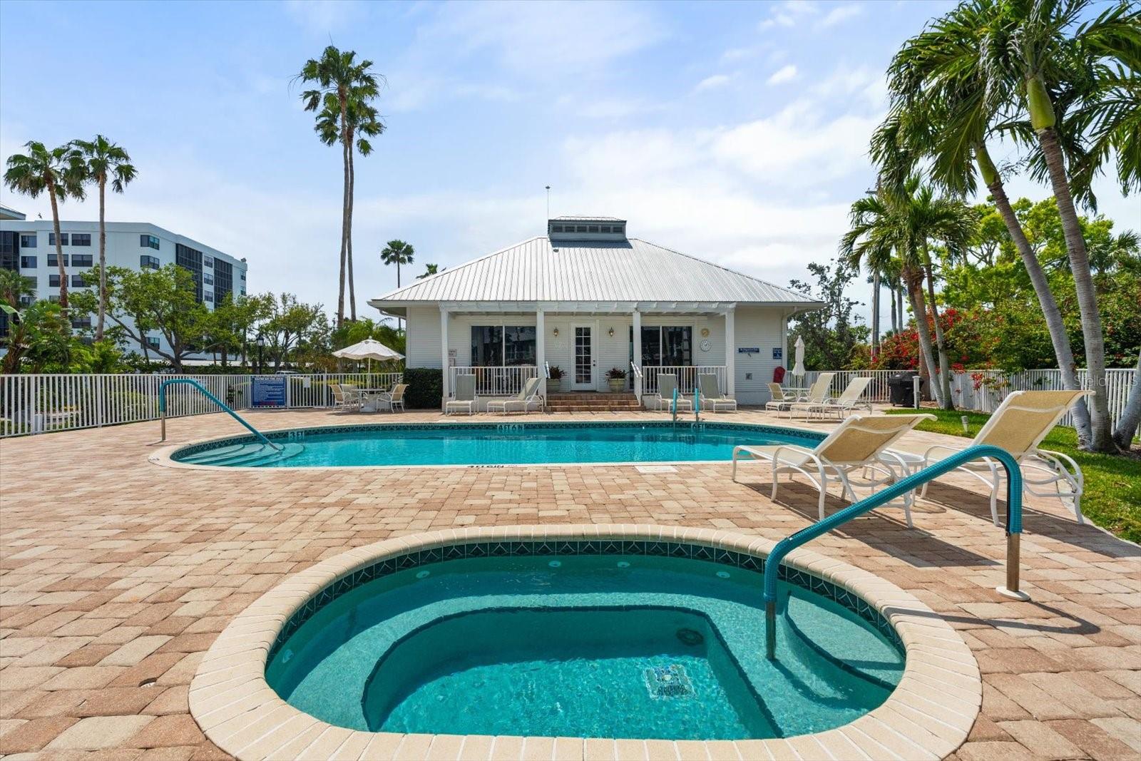 DOLPHIN BAY - Residential