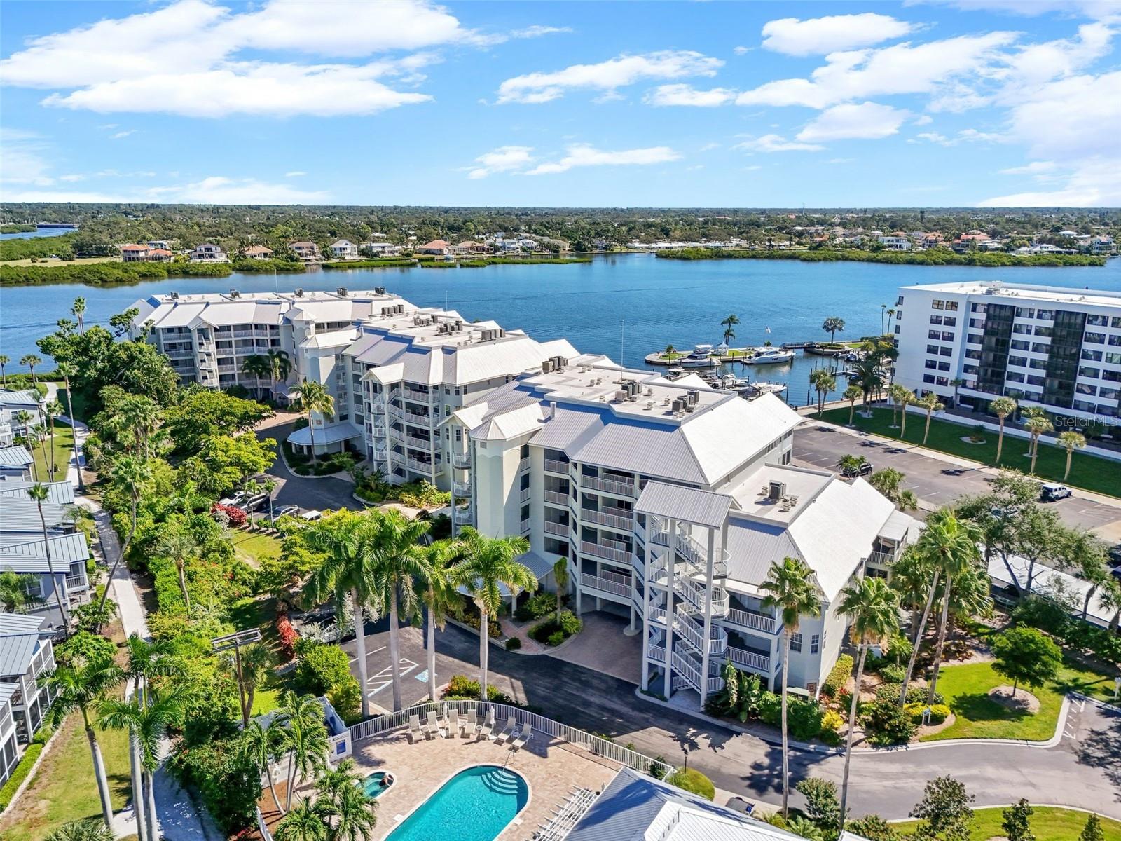 DOLPHIN BAY - Residential