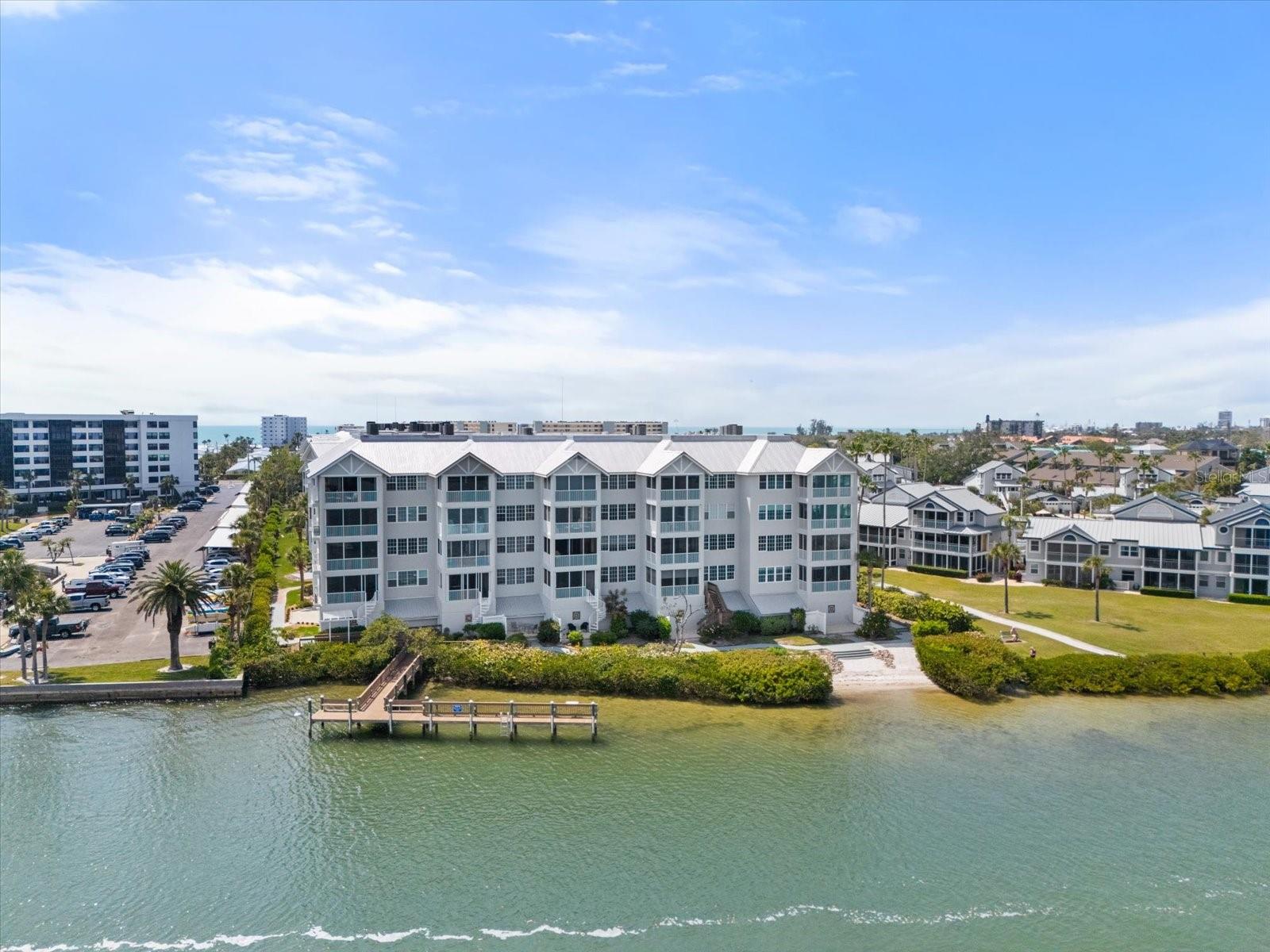 DOLPHIN BAY - Residential