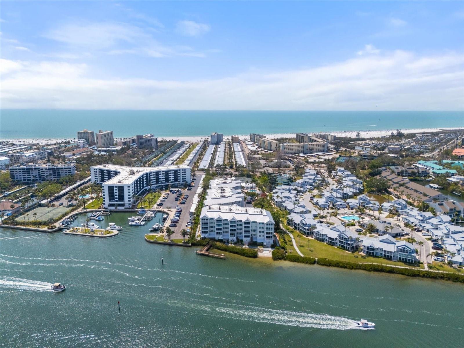 DOLPHIN BAY - Residential