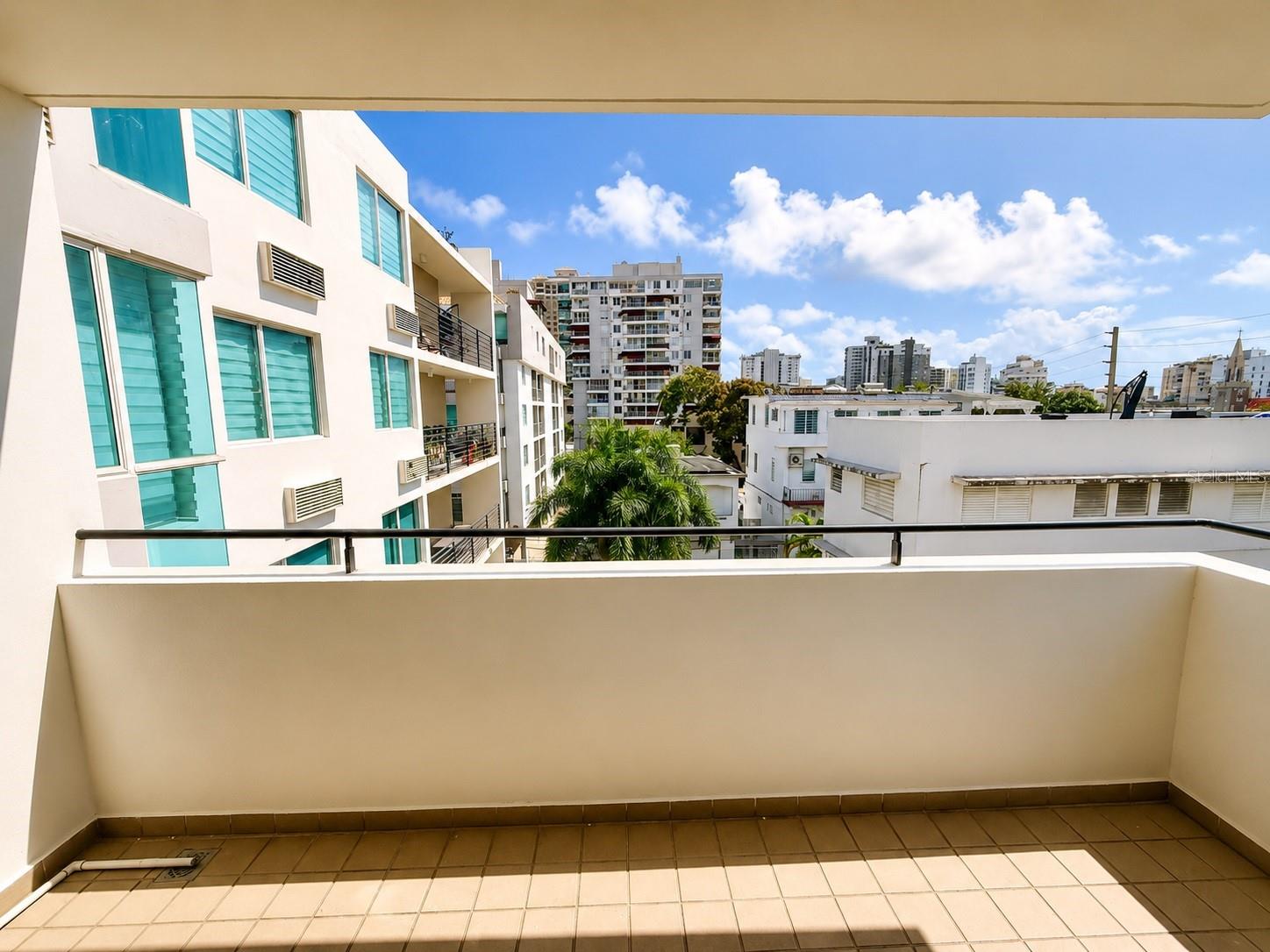 CONDADO LES COURS - Residential