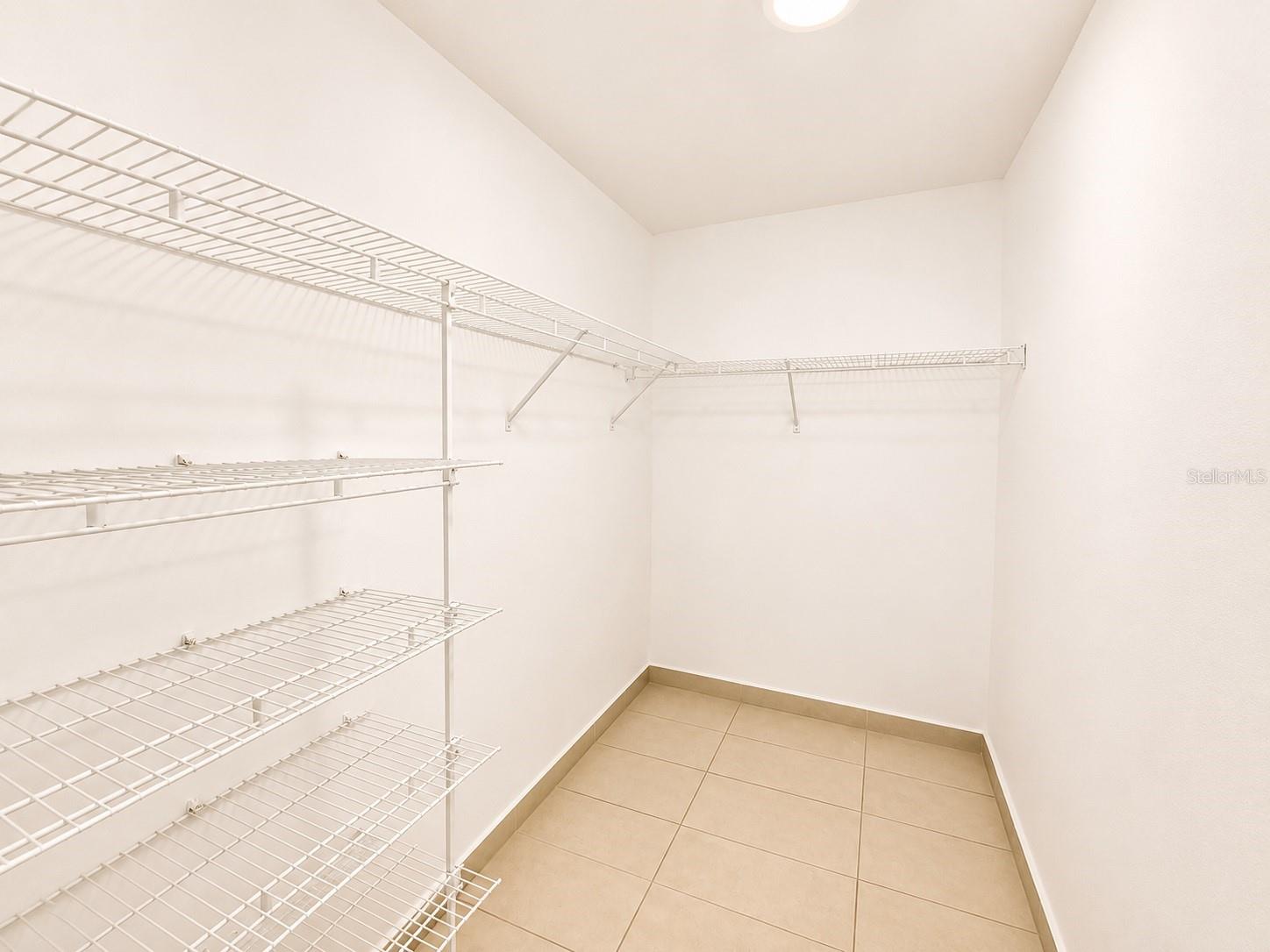 CONDADO LES COURS - Residential
