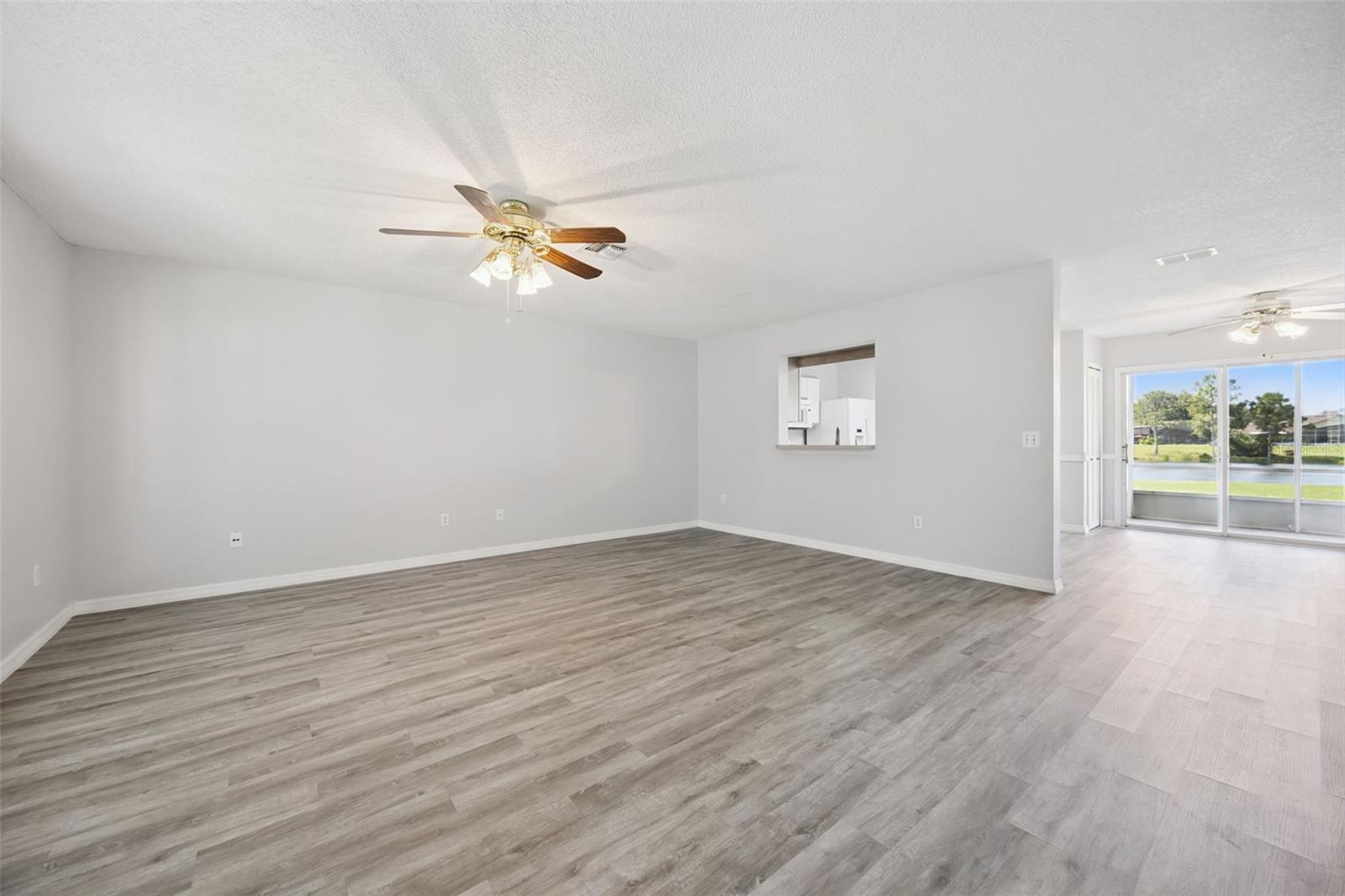 THATCHERS LANDING CONDO 03 - Residential
