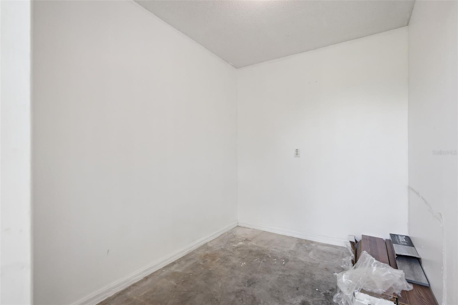 THATCHERS LANDING CONDO 03 - Residential